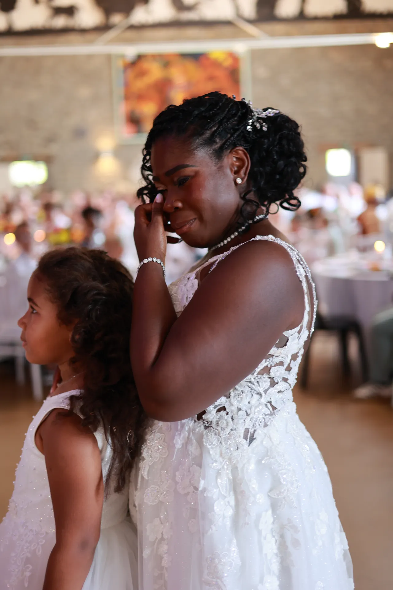 Une larme essuyée, un enfant tout près