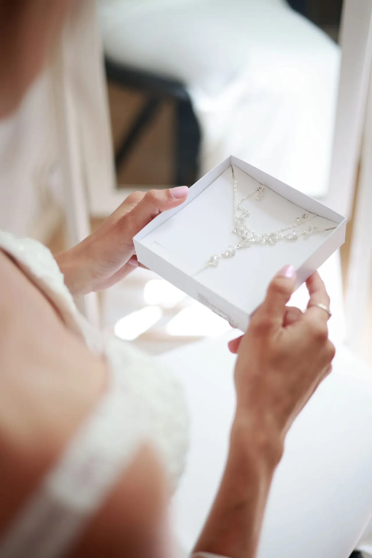 On ouvre l'écrin d'un collier